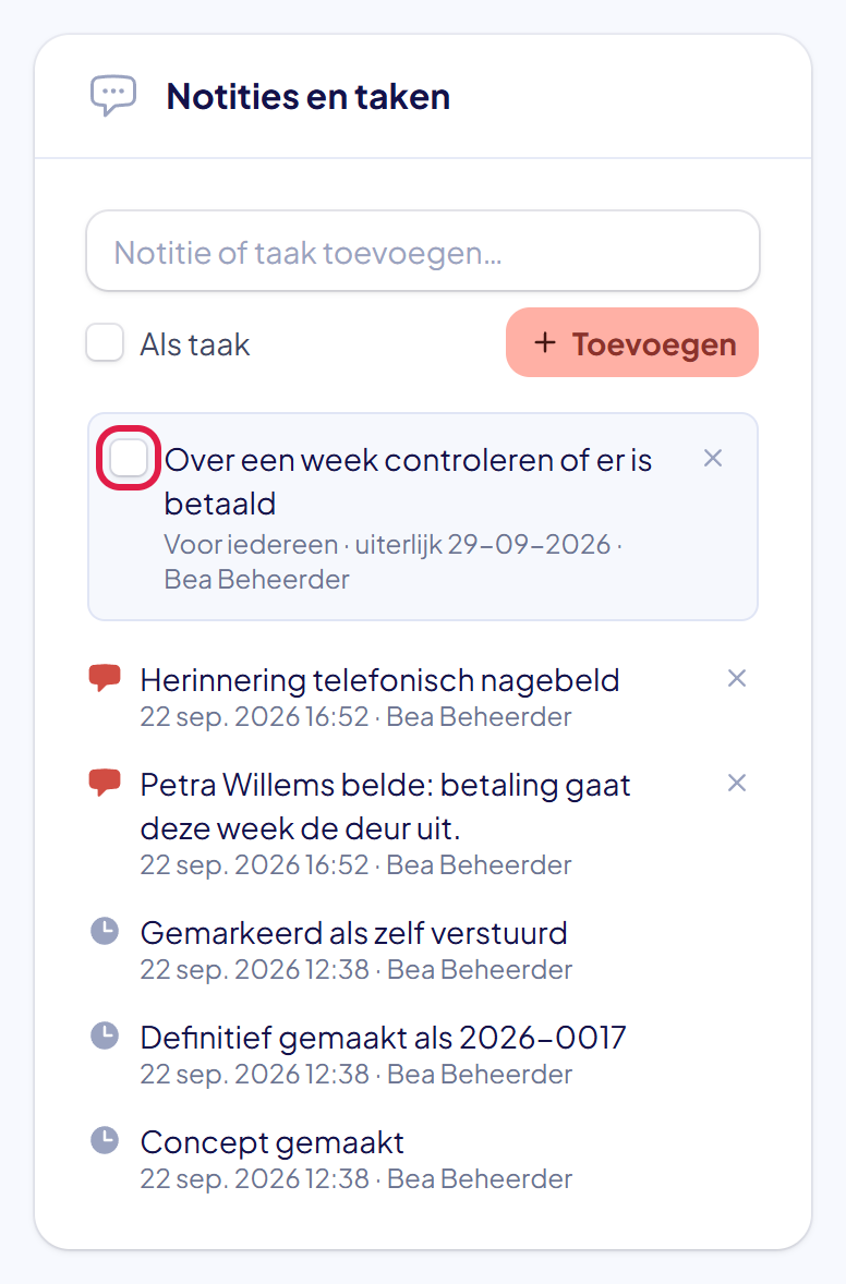 Het blok Notities en taken met bovenaan de open taak en het vakje om af te vinken gemarkeerd, daaronder de geschiedenis