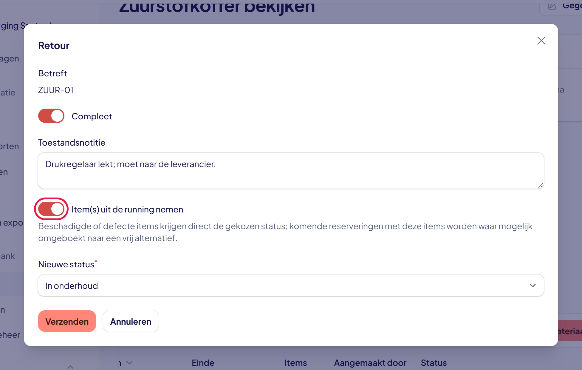 Het venster Retour met een toestandsnotitie, het schuifje Item(s) uit de running nemen aan, de nieuwe status In onderhoud en de knop Verzenden