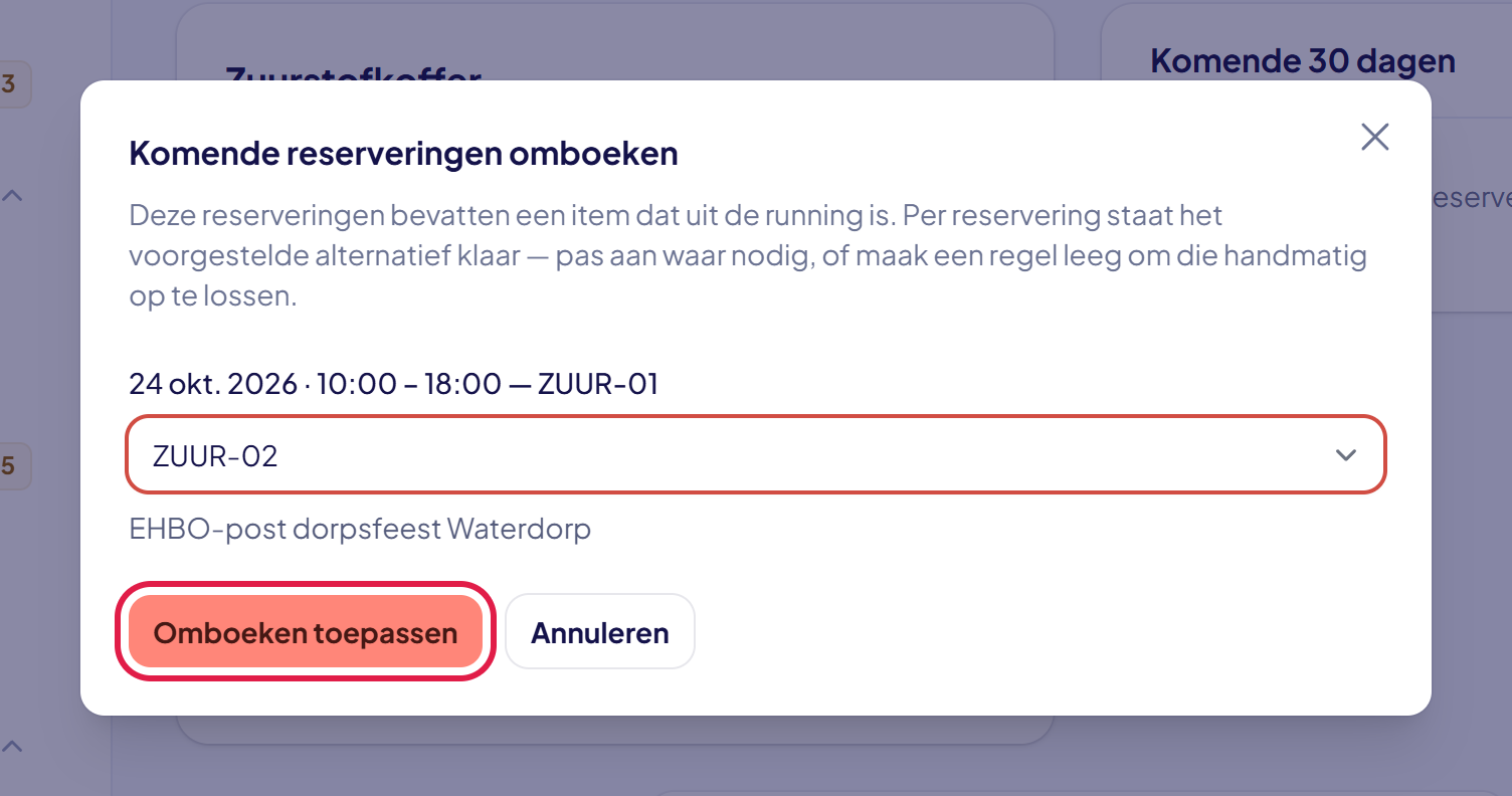 Het venster Komende reserveringen omboeken met voor de reservering van 24 oktober het voorstel ZUUR-02 en de knop Omboeken toepassen gemarkeerd