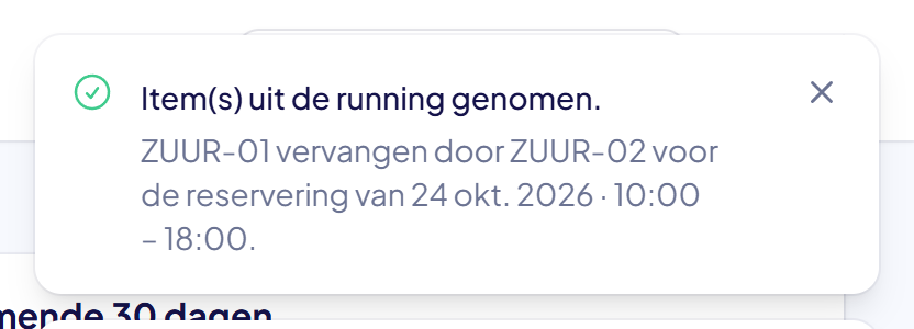 De melding Item(s) uit de running genomen met de tekst ZUUR-01 vervangen door ZUUR-02 voor de reservering van 24 oktober 2026