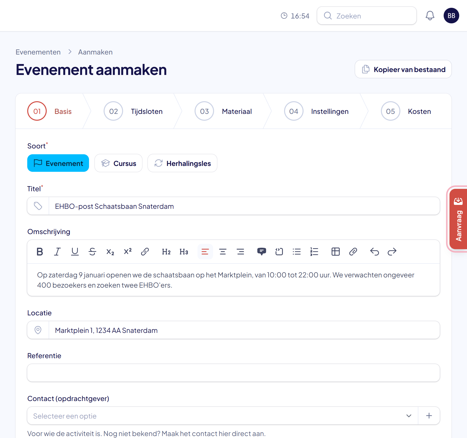 Het aanmaakscherm van de activiteit met de gegevens uit de aanvraag al ingevuld en aan de rechterrand het tabje Aanvraag gemarkeerd